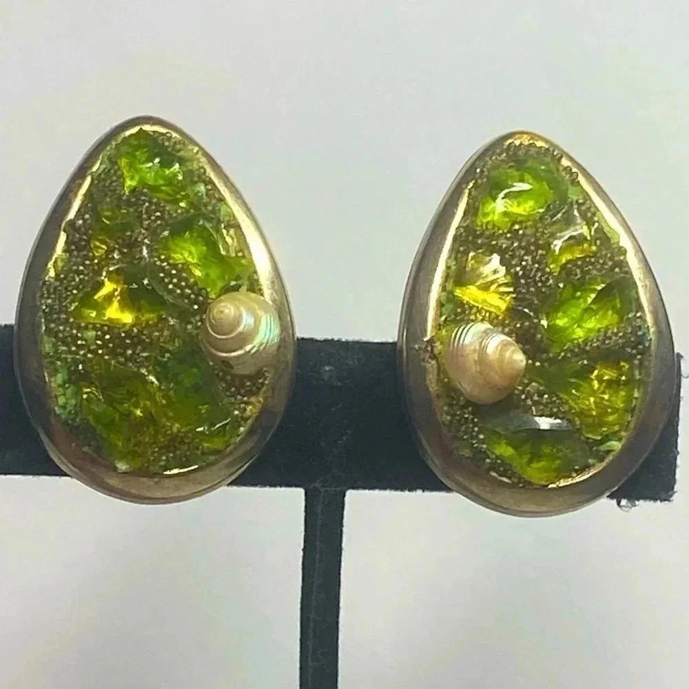 SHELL VINTAGE CLIP ON EARRINGS WITH LIME GREEN ACCENTS
